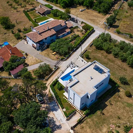 In With Outdoor Swimming Pool Gambozzi